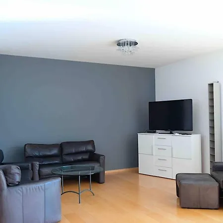 Апартаменты Charmante Moderne 3,5 Zkb-wohnung *