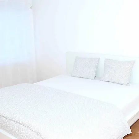 Charmante Moderne 3,5 Zkb-wohnung *